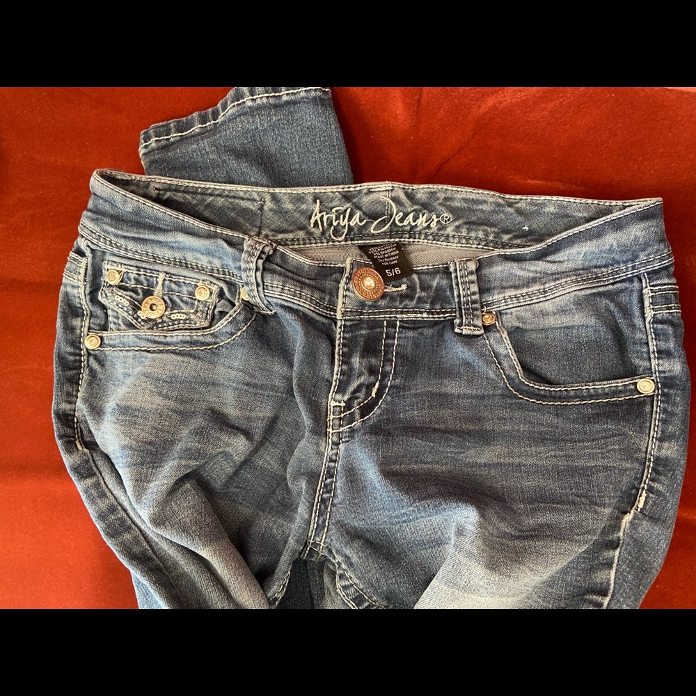 Ariya jeans